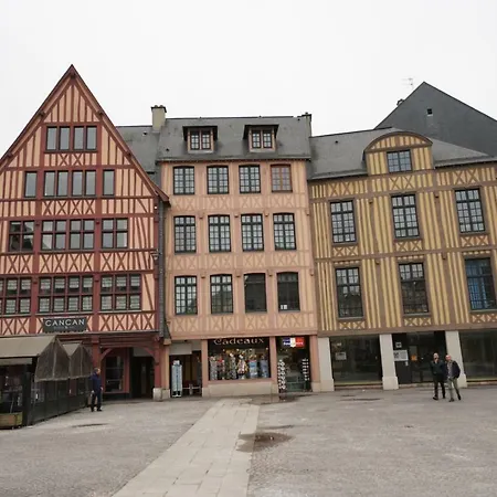 Apartament Place Du Vieux Marche *